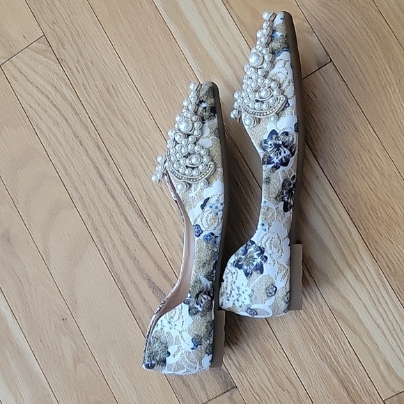 New! Women Pearl Rhinestone Pointed Toe Flat Shoes - Picture 2 of 12